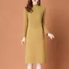 Vestido de punto de moda para mujer, otoño e invierno, Nuevo, de cuello medio alto, suéter para madre, rejuvenecedor, adelgazante, con abrigo, camiseta interior