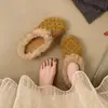 Pantuflas de pelo con lunares franceses de suela gruesa de 4 cm para mujer, se pueden usar en exteriores, novedad de invierno 2026, medias pantuflas Birkenstock de punta cerrada, pantuflas forradas de felpa
