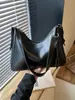 Bolsa de mão de couro de grande capacidade transfronteiriça para mulheres, novo modelo 2026, design de nicho, bolsa tote única e estilosa