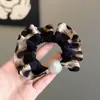 Elástico de Cabelo Pequeno Intestino com Estampa de Leopardo e Pérolas para Mulheres Simples Moda Versátil Corda de Cabelo 2026 Novo Estilo Coreano Acessórios de Cabelo Durável Não Danifica o Cabelo