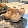 Zapatos de agujeros de suela gruesa antideslizantes para mujer Verano 2025 Nuevo estilo Zapatos para casa para sensación de pisada Ropa exterior Sandalias sencillas de doble uso para hombre