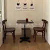 Mesa de Centro Retro Americana y Combinación de Sillas Tienda de Panadería Nogal Negro Silla Suave Mesa Cuadrada Pequeña de Madera Maciza Mesa de Negociación