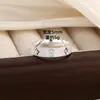 Novo Anel de Trevo de Quatro Folhas e Gipsofila Gelo Triturado Pequeno Nicho Versátil Exquisito High-End Joia de Moda de Luxo Leve Presente