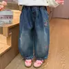 Jeans Bordados para Niñas de Principios de Otoño Temporada de Primavera y Otoño 2026 Ropa de Otoño Infantil Nueva y Elegante Pantalones de Papá Pantalones para Bebé Niña