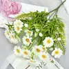 20 crisantemos silvestres artificiales pequeños para decoración de hogar moderno, frescos y elegantes, adecuados para la decoración de la pared del fondo del sofá de la sala de estar, flores artificiales nuevas al por mayor