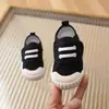 Zapatos Casuales para Niños Zapatos de Lona Suela Suave Zapatos de Caña Baja Primavera y Otoño Velcro Zapatos Blancos Zapatos Planos para Niños y Niñas Zapatos para Niños Pequeños