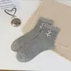 Meias novas de outono, meias fofas estilo japonês com estampa de urso de desenho animado e laço, meias de cano médio, acessórios versáteis, meias femininas, Little Tea Life