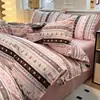 2026A Nuevo Estilo Estilo Fair Isle Borde de Concha Algodón Acolchado Juego de Cama de Cuatro Piezas, Juego de Tres Piezas para Dormitorio, Artículo Individual