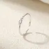 Anillo Pequeño de Pescado de Plata Pura S999 con Diamantes para Mujer, Lujo Ligero Sensación de Gama Alta, Anillo de Banda Lisa Nicho Cola de Koi Al por Mayor