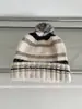 Gorro de Lana con Bufanda Rayas de Bola de Pelo Bloques de Color Estilo Pareja Coreano para Mujer en Otoño e Invierno Cálido y Versátil Bufanda de Cuello para Estudiante Gorro de Punto