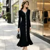Vestido de Tricô de Alta Qualidade Estilo Francês, com Gola V, Botões e Ajuste na Cintura, Slim-Fit Elegante de Manga Longa Color Block, Disponível para Envio Transfronteiriço