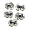 Plumas Colgantes de Encaje a Cuadros Coreanos Pinza para el Cabello con Lazo Lindo Funda para Teléfono Móvil Zapatos y Calcetines para Equipaje Accesorios para Ropa Venta al por Mayor