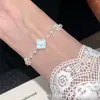 Azuis Sonho Estelar~Pulseira Doce Flor de Zircônia para Mulheres Design Refinado Personalidade Exquisita Anel de Mão Estilo Nicho High-End Joia de Mão