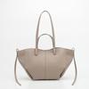 ISN Niche Tote Bag Bolsa de mão Grande capacidade Deslocamento Advanced Sense Underarm Bag Exquisite Cowhide Tote Bag Order