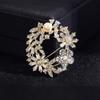 Nova moda broche simples feminino strass lenço fivela anti-exposição fivela cristal corsage pin fábrica em estoque atacado