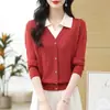 Tecido de fio fiado no núcleo, novo modelo 2026 para roupas de mulheres de meia-idade e idosas, suéter de duas peças falso para mães, tricô com gola polo