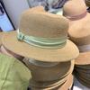 Sombrero de paja francés de ala ancha con protección solar y parte superior plana para mujer, ideal para vacaciones en la playa, verano, playa, playa, etc.