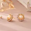 Exquisitos pendientes de perlas de agua dulce estilo socialité, lujo ligero con un toque de alta gama, pendientes de circonita modernos y elegantes, delicados y elegantes accesorios para la oreja