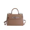 Bolso Rojo Pequeño de Alta Gama para Mujer 2026 Nueva Moda Bolso Cruzado Versátil Bolso de Mano Súper Popular Bolso Cuadrado Pequeño Bolso de Boda