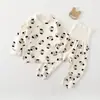 Conjunto suave de terciopelo para bebé, ropa sin costuras de cintura alta para recién nacido, ropa interior térmica de otoño e invierno para bebés niños y niñas, ropa para el hogar, pijamas