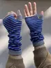 Nuevos guantes de punto sin dedos de bloques de color a rayas 2022 para mujer, calentadores de brazos de punto cálidos de invierno