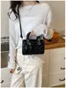 2026 Bolso Cuadrado Pequeño Nuevo Estilo Coreano con Patrón de Diamantes y Moño para Mujer, Bolso Cruzado Versátil, Bolso de Mano de Lujo Ligero, Bolso de Hombro