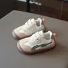 Zapatos para caminar para bebé suela suave antideslizantes transpirables velcro dibujos animados zapatos para bebé 1-3 años otoño niños y niñas zapatos deportivos