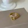 Anel Metálico Aberto de Zircônia de Alto Padrão em Formato de Laço para Mulheres, Luxo Leve, Textura Única, Anel Elegante e Versátil