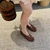 Sandálias Tecidas Artesanais Vazadas Estilo Novo 2026 para Mulheres, Sapatos Rasos de Tira Única com Bico Redondo, Sapatos Mary Jane Rasos