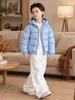 Ropa para niños, chaqueta de plumón para niños, nuevo estilo de invierno 2026, prenda superior de plumón de pato blanco para niños, ropa de invierno cálida para bebé niño