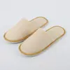 Hotel hogar Viaje Hospitalidad pantuflas desechables tema casa de huéspedes hotel pantuflas engrosadas tela al por mayor