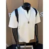 Camiseta de Manga Corta con Cuello en V Estilo Americano para Hombre, Marca Trendy de Verano Cleanfit Holgada Casual Desestructurada Remache Hombro Normal Manga Media