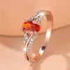 Anillo Fino de Brazo Retorcido Ovalado Rojo Piedra Principal Vintage Transfronterizo Rongxing, Brazo de Anillo con Piedra Montada en Cruz, Anillo para Propuesta y Confesión