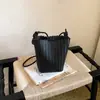 Bolsa Feminina Multifrutas Estilo Coreano Ins Textura Trançada Bolsa Saco Feminina 2026 Verão Nova Cor Doce Bolsa de Ombro Único Transversal
