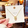 Un Collar con Diseño de Astas de Ciervo con Sentido del Diseño, con Circonita, Cadena Sencilla de Acero de Titanio para Clavícula, Joyería de Estilo Lujo Sencillo para Mujeres