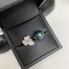 Juego de Anillo de Pétalo de Concha Negra de Tres Piezas de Diseño Versa Jewelry para Mujer Chapado en Oro de 18 Quilates Imitación de Nácar Natural