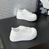 Zapatos de Plataforma Gruesa que Aumentan la Altura de 6 cm para Mujer, Nuevas Zapatillas Blancas de Malla Transpirable Verano 2026 para Personas Bajitas, Zapatillas Casuales