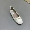 Sapatilhas Internas Elevadas de Solado Grosso em Couro Macio com Bico Redondo e Boca Rasa para Mulheres Primavera e Outono Novo Estilo Francês Ballet Fada Sapatos de Vovó