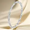 Pulsera para Mujer, Nicho de Alta Gama, Acero de Titanio Inoxidable que No se Desvanece, Pulsera para Mujer con Incrustaciones de Diamantes de Trébol de Cuatro Hojas, Joyería Europea y Americana de Acero Inoxidable al Por Mayor