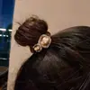 2025 Nuevo Tocados de Cabeza Media Antigua Moda Anillo Cuadrado para el Cabello para Mujer Elegante de Alta Gama Perla Coleta Pambi Bola Cabeza Tendón de Goma