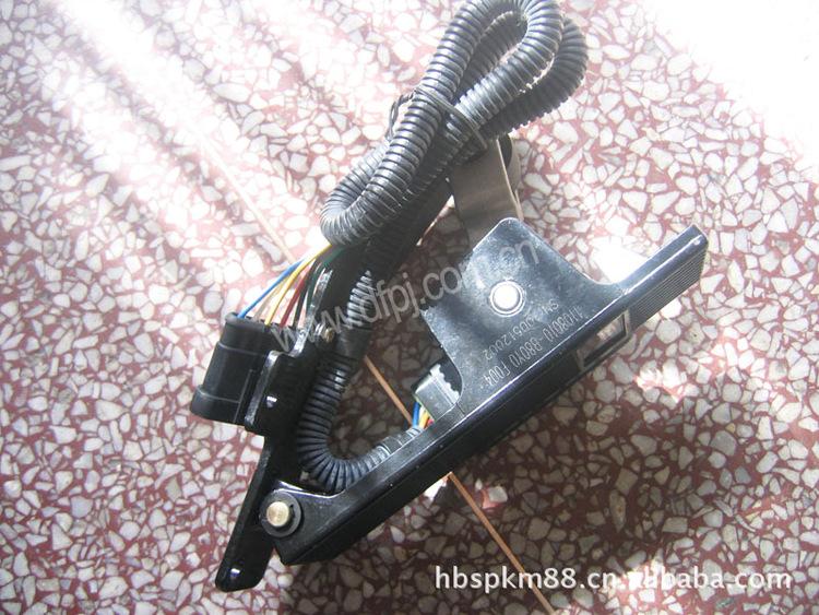 1878229539_1043776825