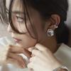 Clip de Oreja Irregular Dorado Matsumoto Huinai para Mujer Clip de Cobre Chapado en Oro Real Japonés Otoño e Invierno Simple Clips Cocleares para Oreja