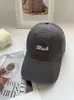 Boné de Baseball Feminino para Primavera e Outono com Letras Bordadas em 3D, Top Macio, Versátil, Estilo Casual Estudante, Estilo Coreano Moderno, Faz o Rosto Parecer Menor