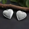 Collar de Corazón Nuevo Estilo Europeo y Americano Colgante Marco de Fotos Abrible Tallado Llavero de Corazón de Moda para Familiares y Parejas