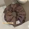 Scrunchie Azul Listrado Fresco com Laço Estilo Coreano Vibe Fashion para Menina Acessório de Cabelo