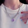 Ins Pulsera de Acero de Titanio con Hebilla Ot en Forma de Corazón Mosaico Tablero de Ajedrez Blanco y Negro Europeo y Americano para Hombres y Mujeres Joyería de Mano Moderna Hip-Hop Corazón