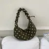 Bolso de verano de nicho con lunares y pliegues para debajo del brazo para mujer, nuevo modelo 2026, exquisito y moderno, bolso versátil de hombro y cruzado para salir