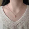 Lujo Ligero Gama Alta Estilo Vintage Corazón de Nácar Blanco Rubí Collar Retro Nicho Versátil Exquisito Moda Cadena para Clavícula