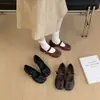 Zapatos Elegantes de Tacón Bajo 2026 Estilo Nuevo Primavera y Otoño Zapato de Mujer con Correa y Hebilla Punta Redonda Tacón Bajo Zapatos de Moda Tejidos Retro