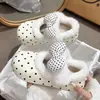 Zapatos de mujer únicos con estampado de leopardo, forro polar, correa única, colección de invierno 2026, zapatos de algodón Mary Jane de lunares estilo dulce